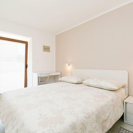 Ninas - Free Wine&Spirit Tasting Apartment Visnjan Bagian luar foto