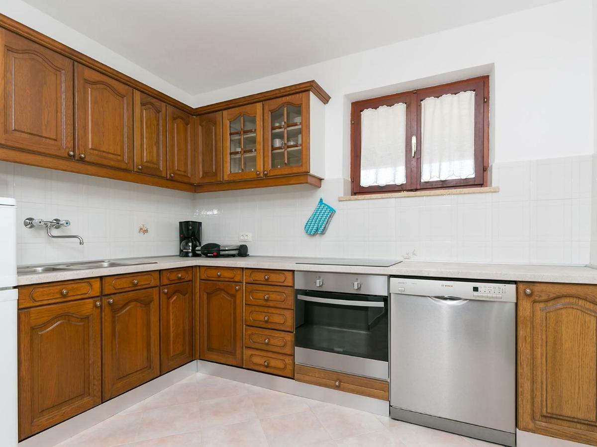 Ninas - Free Wine&Spirit Tasting Apartment Visnjan Bagian luar foto