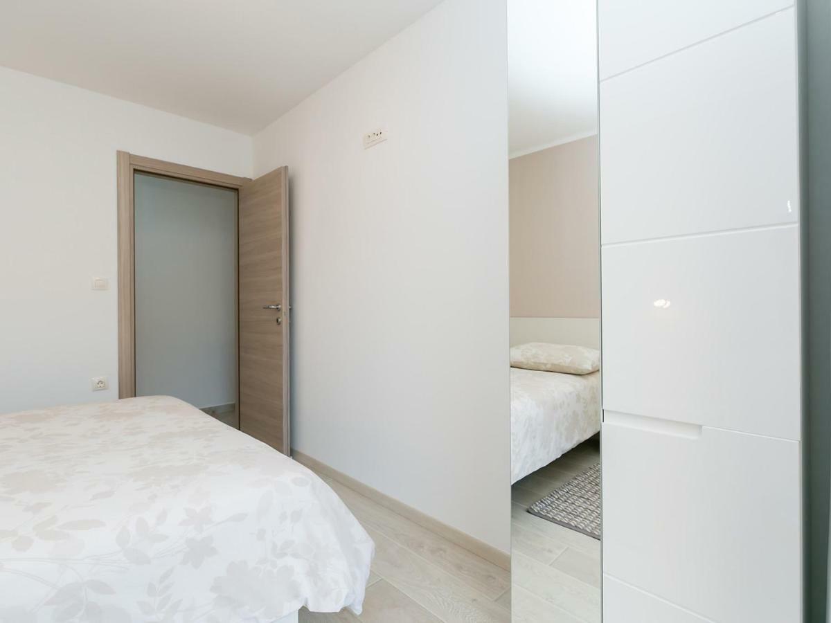 Ninas - Free Wine&Spirit Tasting Apartment Visnjan Bagian luar foto