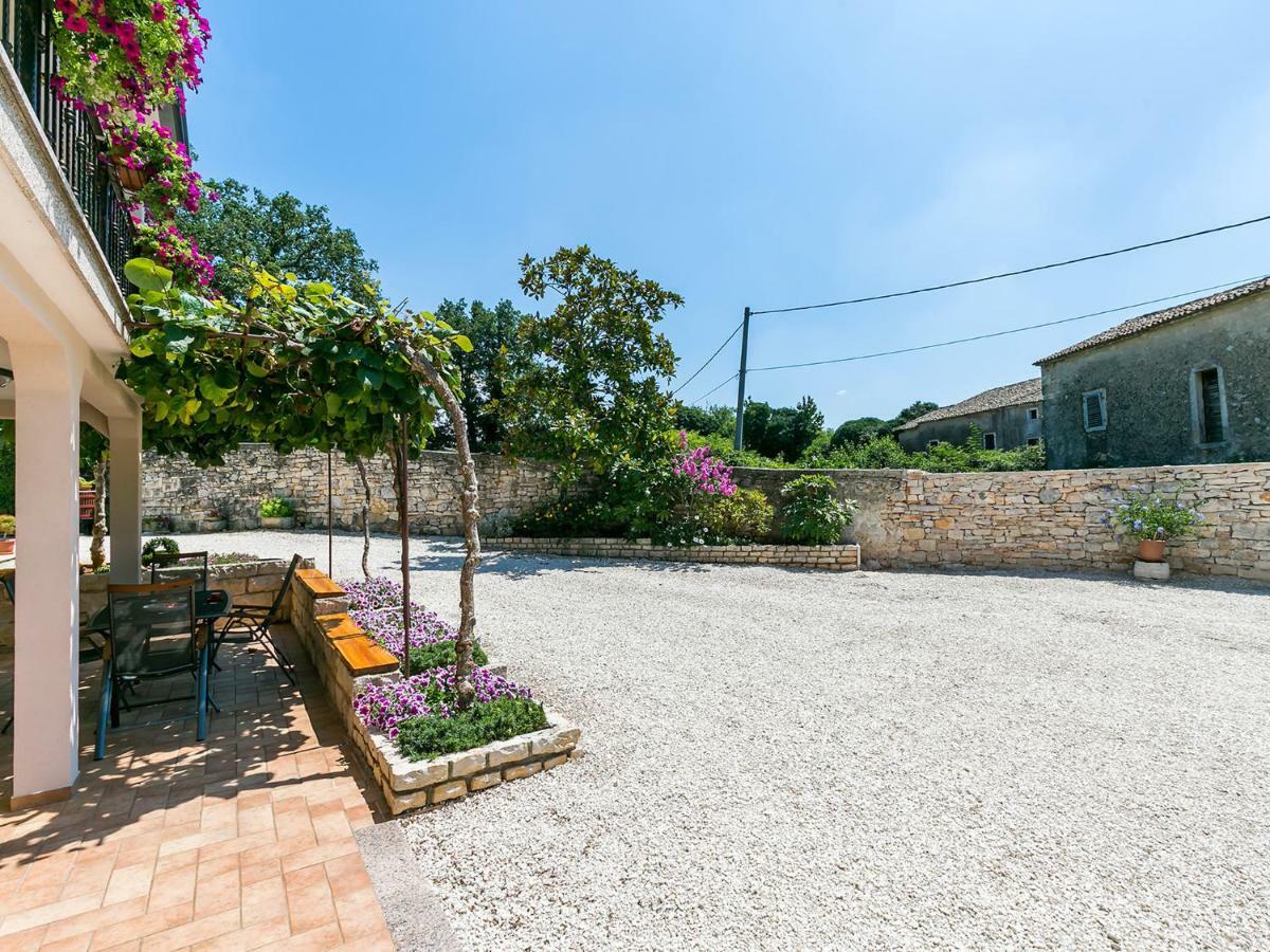 Ninas - Free Wine&Spirit Tasting Apartment Visnjan Bagian luar foto