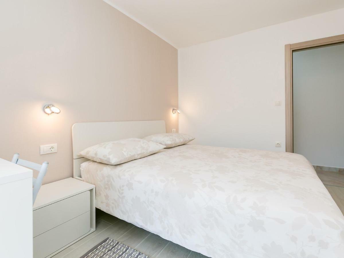 Ninas - Free Wine&Spirit Tasting Apartment Visnjan Bagian luar foto